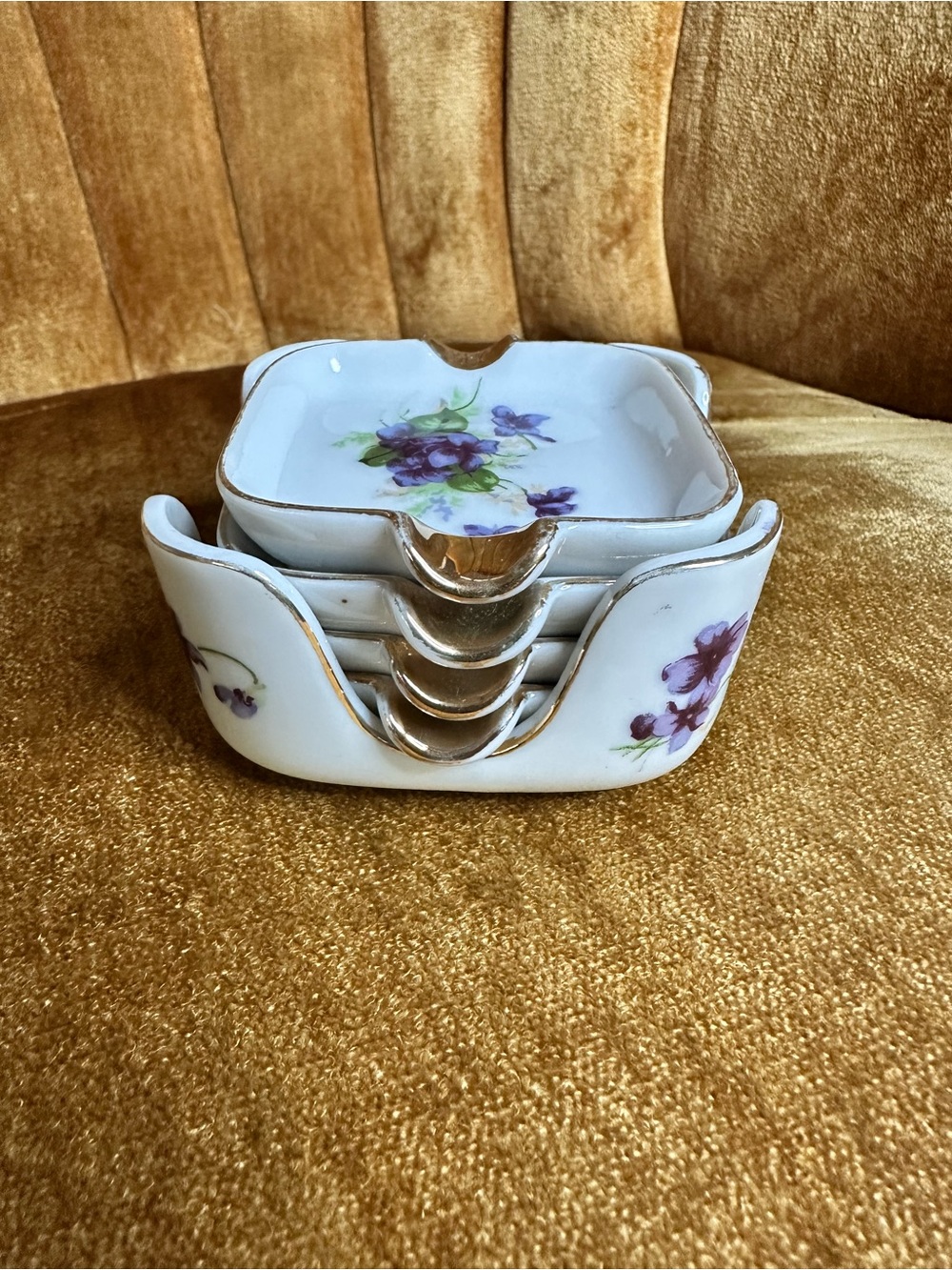 Set of 4 Mid Century Lefton Mini Ashtrays with Holder Violets Floral Vintage - Picture 3 of 13